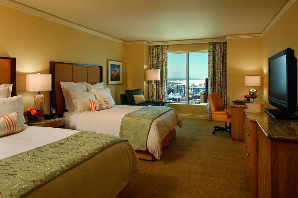 Hotel The Ritz-Carlton, Cleveland Esterno foto